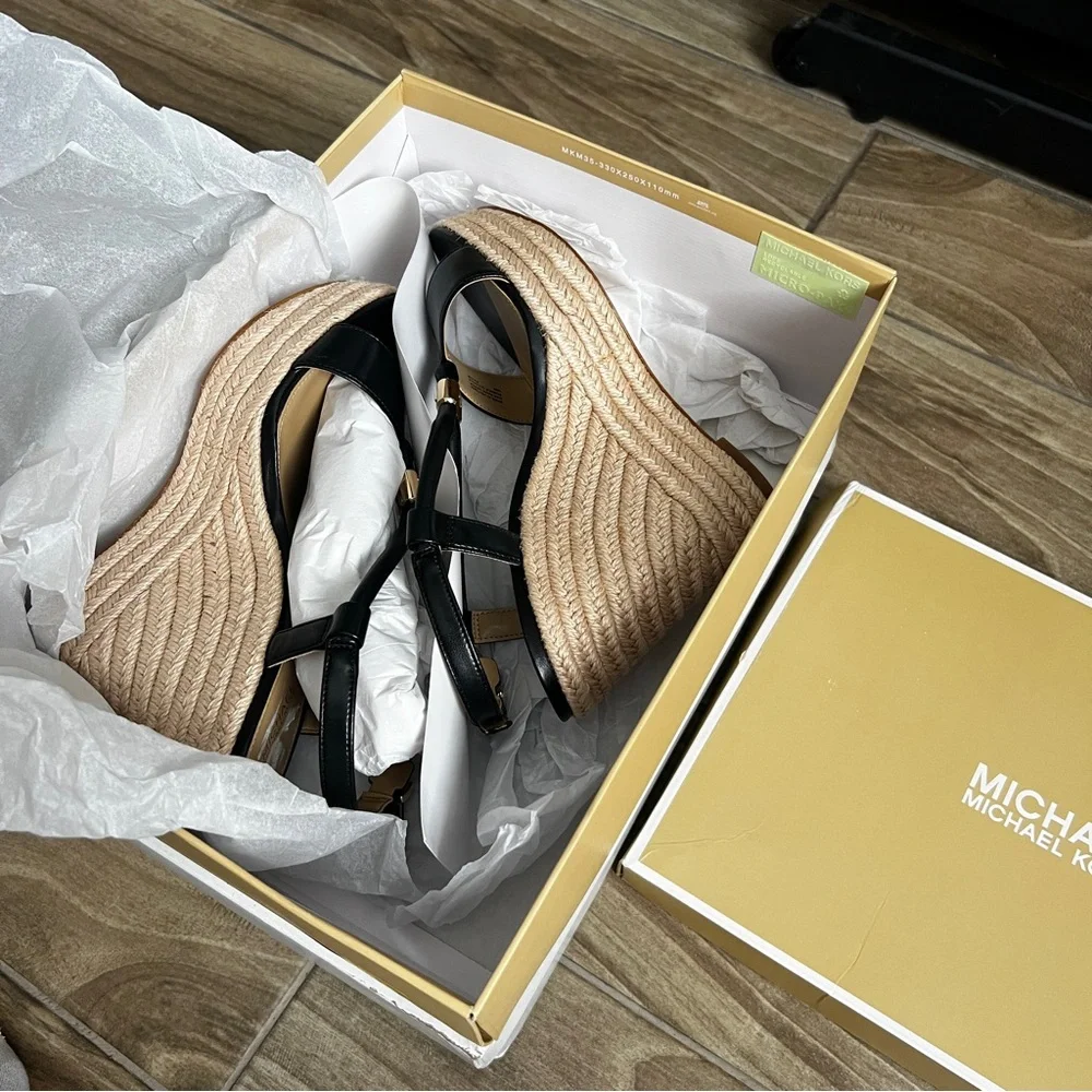 Michael Kors NIB Annie Wedge size 10